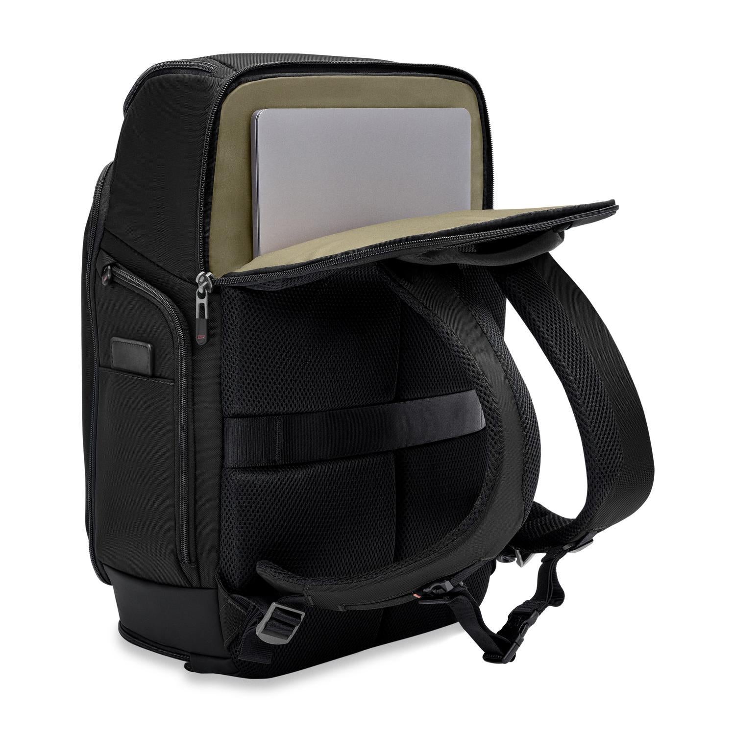 Briggs and Riley ZDX U-Zip Travel Backpack - Image 3