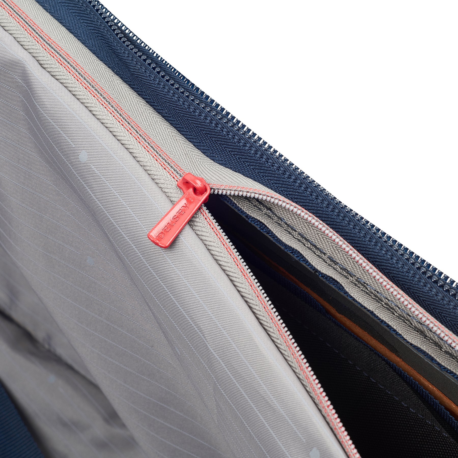 HELIUM DLX CARRY-ON - 21" - Image 9