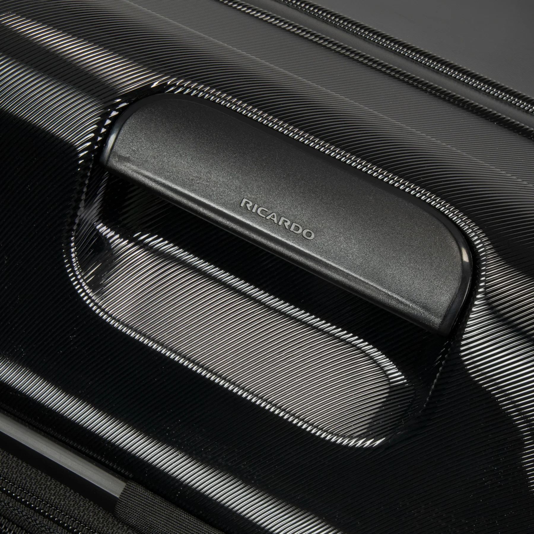 Rodeo Drive 2.0 Hardside Medium Check-In Expandable Spinner - Image 3