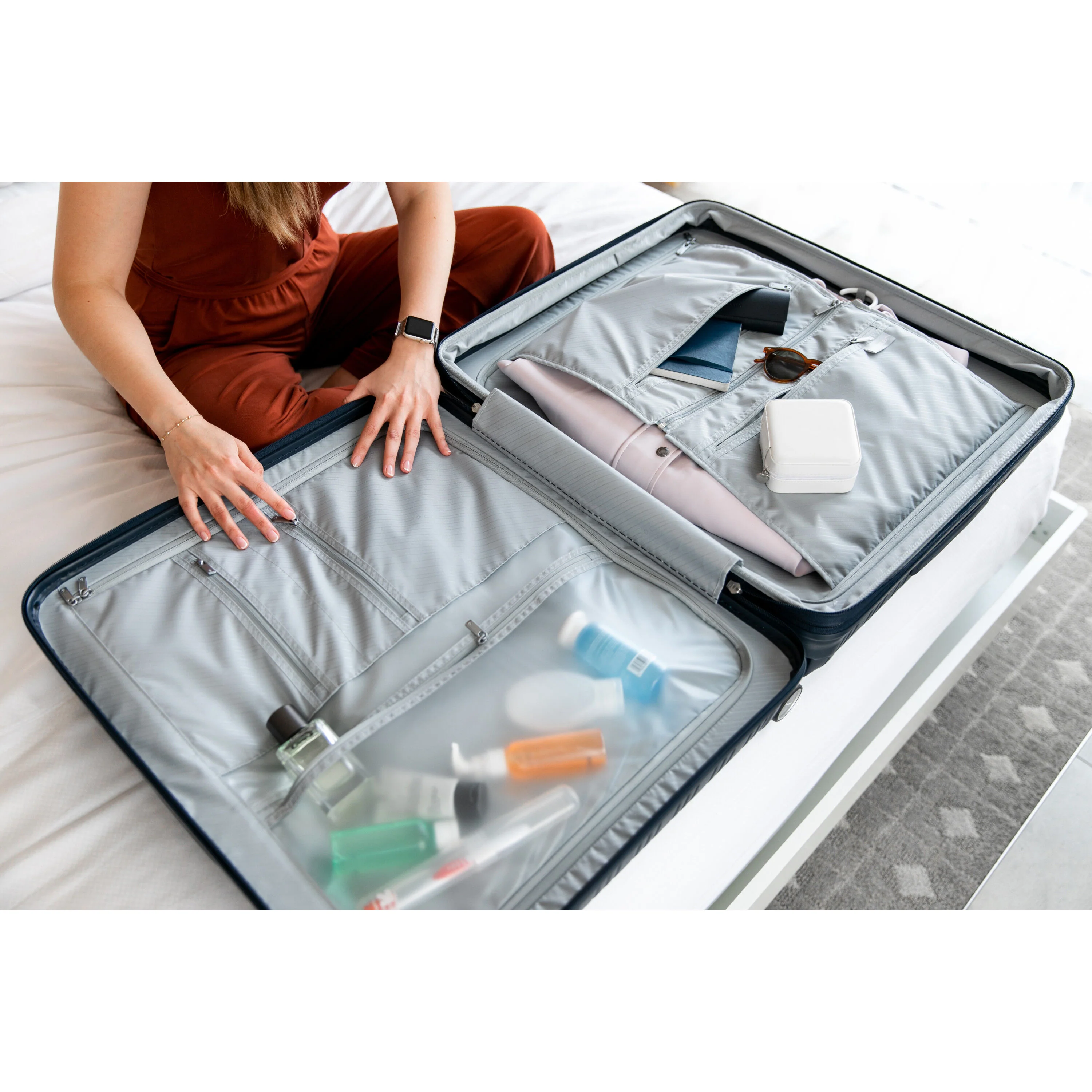 Samsonite Elevation™ Plus Medium Glider Spinner - Image 4