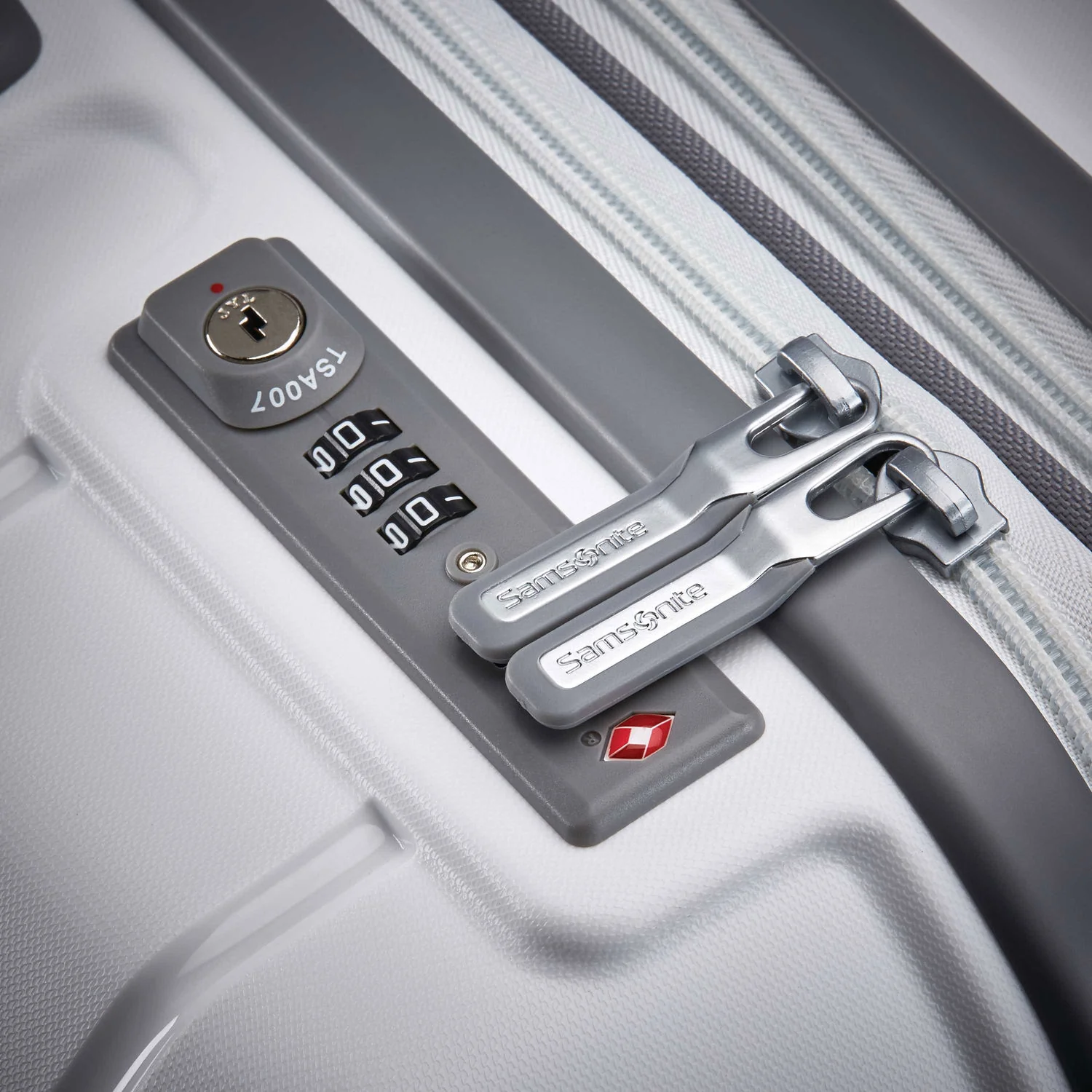 Samsonite Freeform 21" Spinner - Image 3