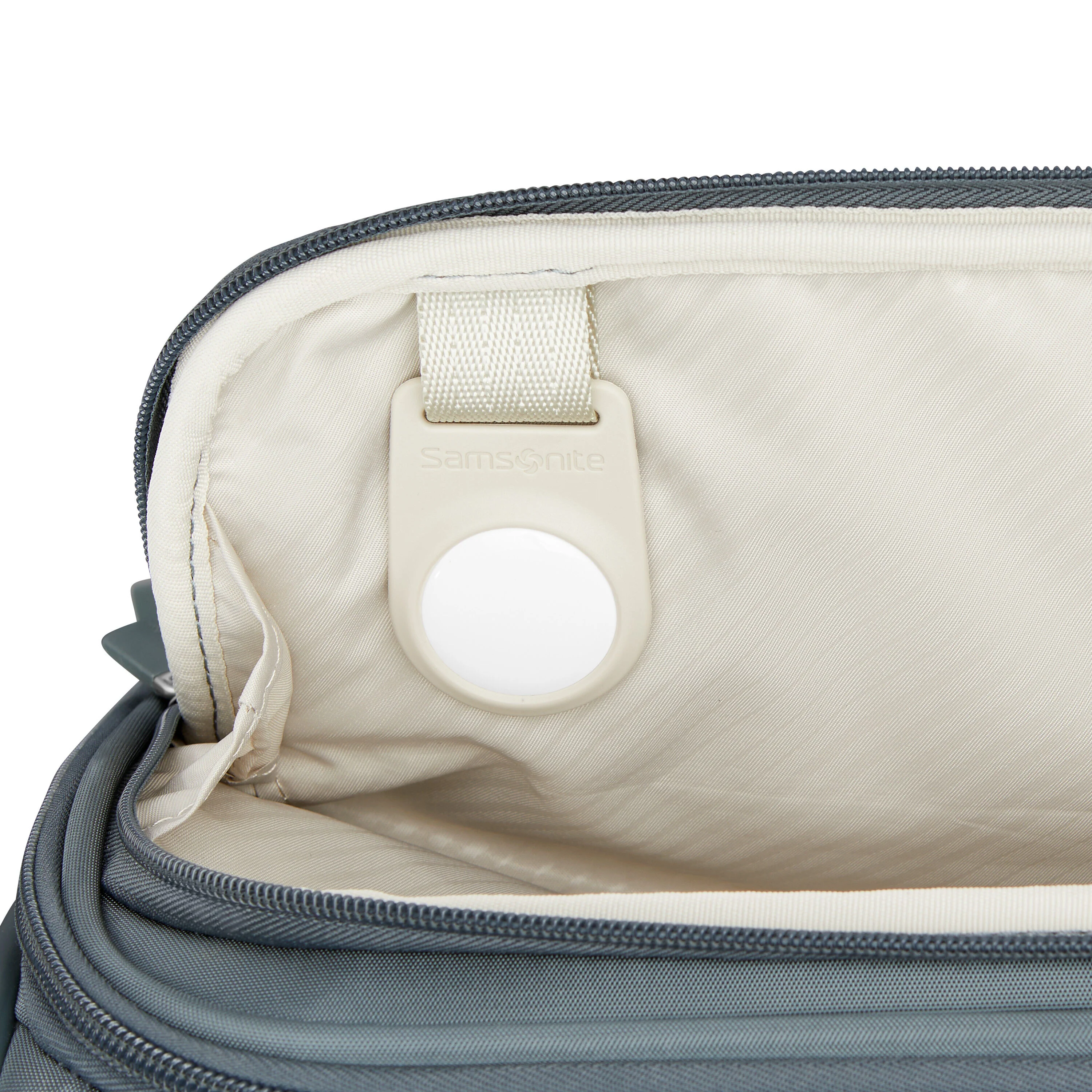 Samsonite Silhouette 18 Softside Carry-On Spinner - Image 3