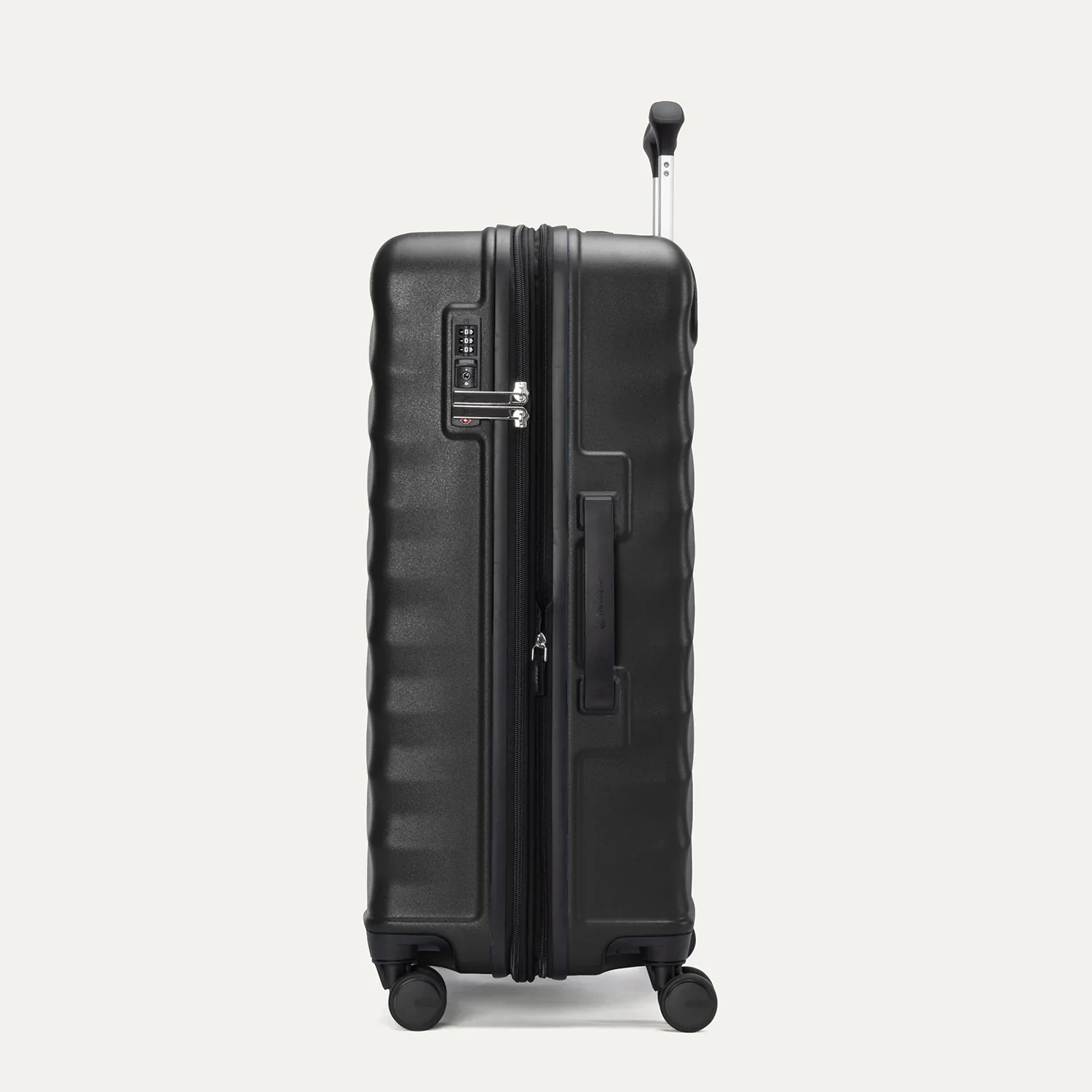 Travelpro Maxlite Air V2 Medium Check-In Hardside Spinner - Image 3